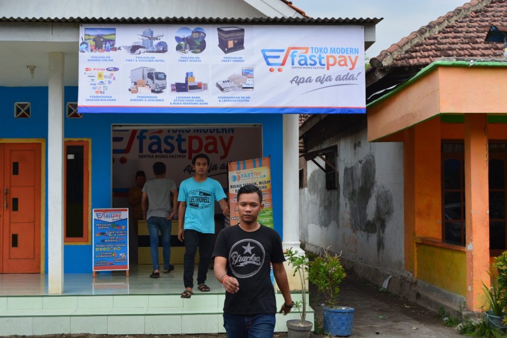 toko-modern-fastpay-1024x683 Toko Modern Fastpay Menjadi Pelopor Bisnis e-Commerce Untuk Usaha Kecil di Indonesia