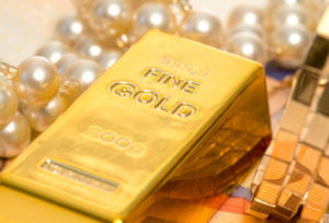 gold-300x204 Cara Investasi Dengan Gaji Pas-Pasan yang Bisa Anda Coba