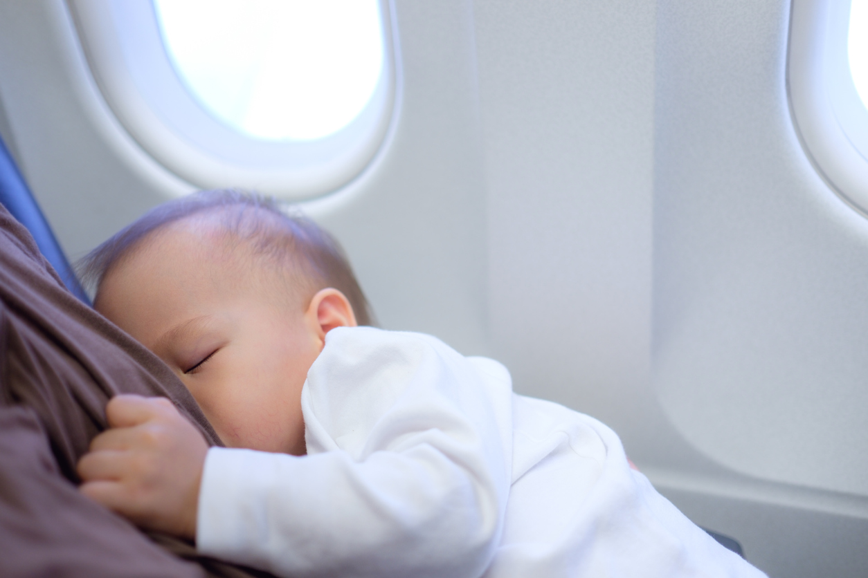 Cara Pesan Tiket Pesawat Bayi dan Syaratnya